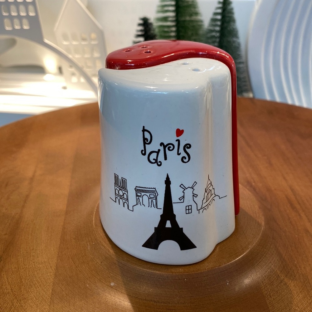 90’s Paris Yin Yang salt & pepper shakers